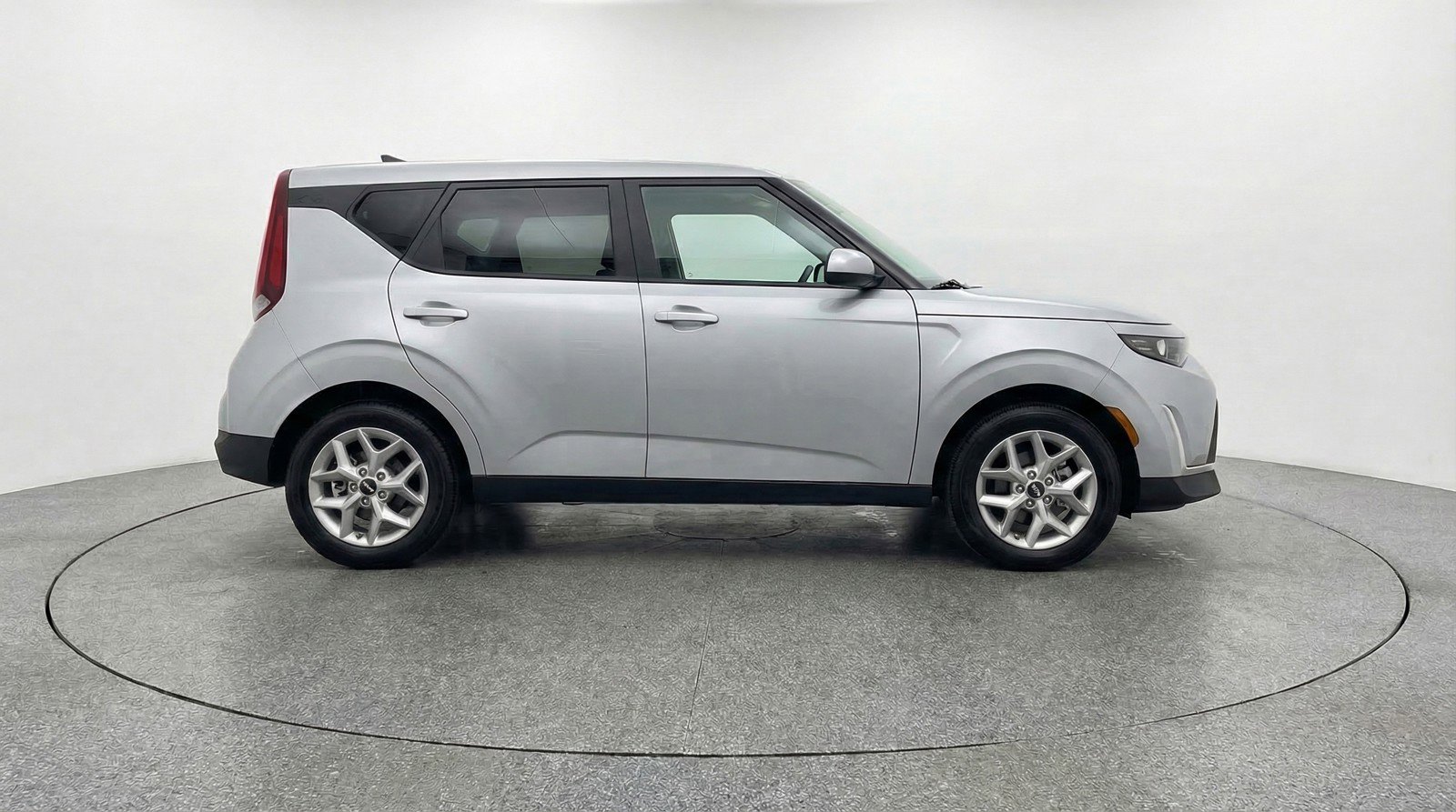 Used 2025 Kia Soul LX w/ LX Technology Package image 11