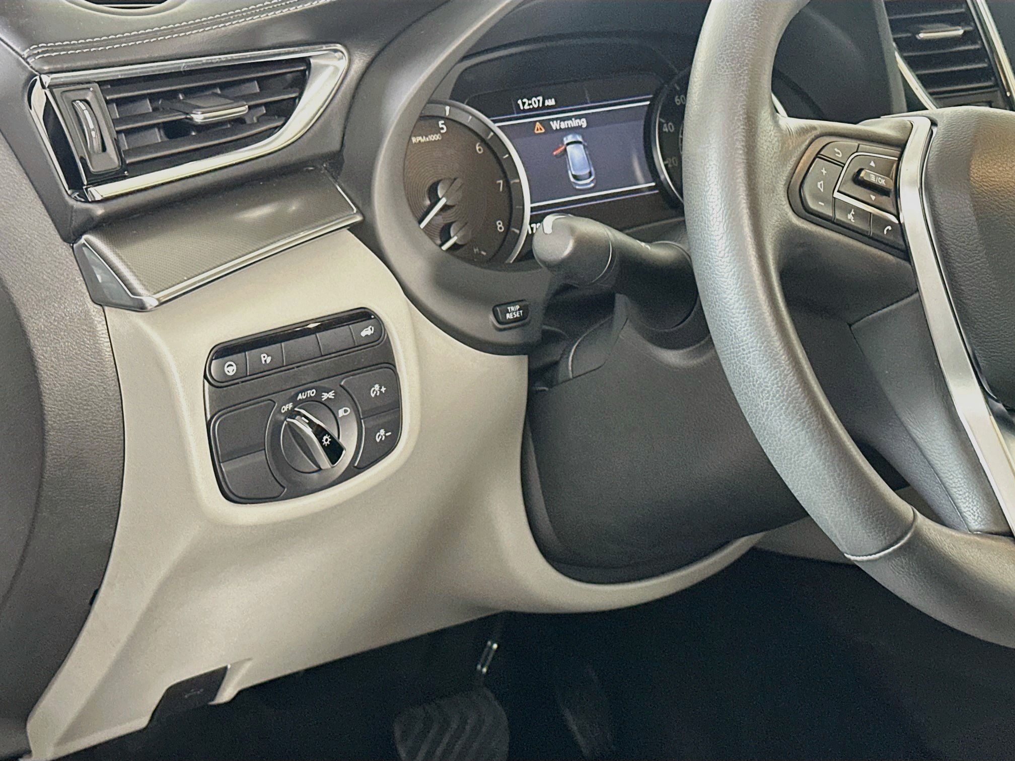 Used 2023 INFINITI QX50 Luxe FWD image 16