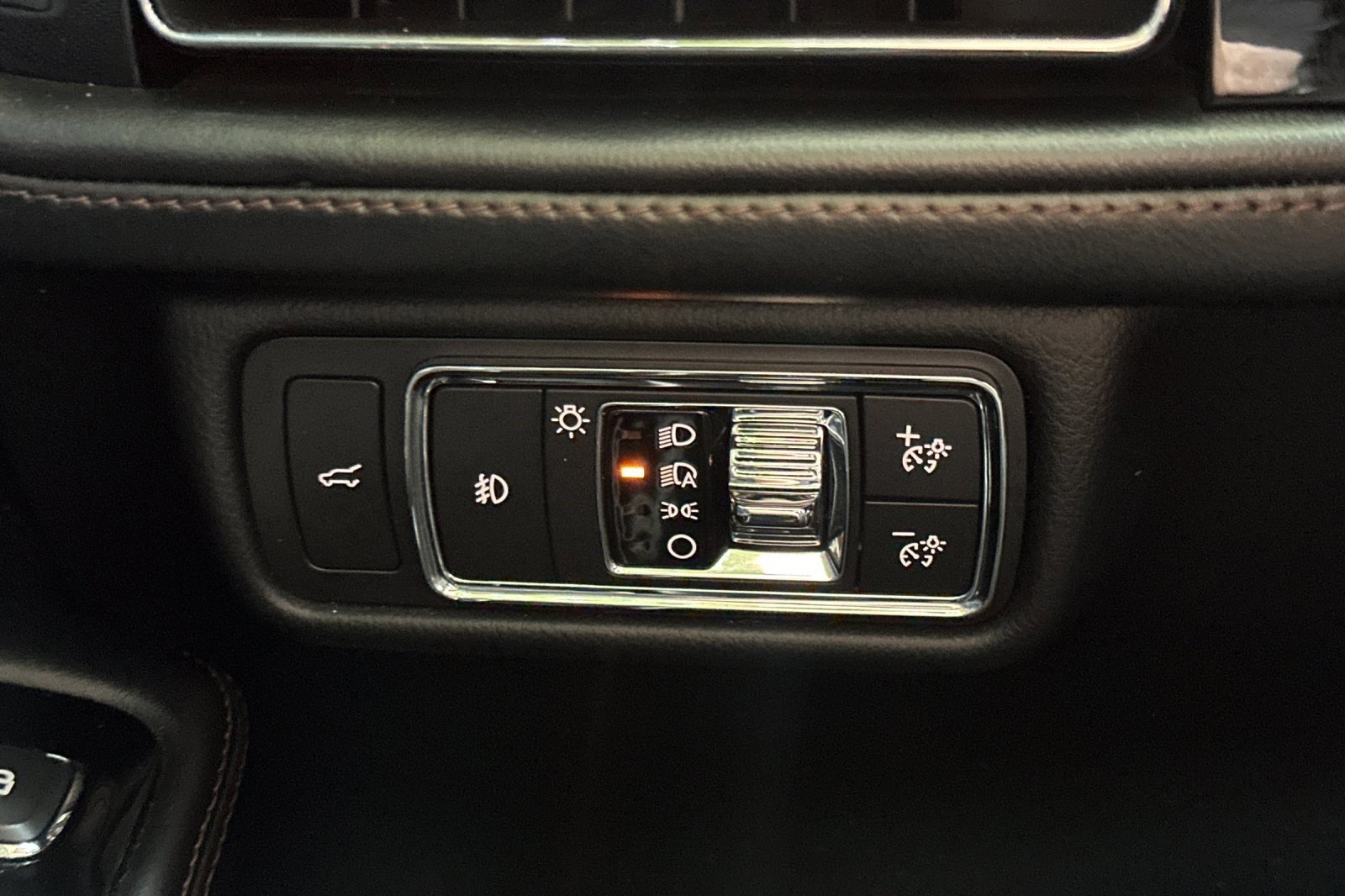 Used 2021 Lincoln Aviator Reserve w/ Equipment Group 201A RWD image 36