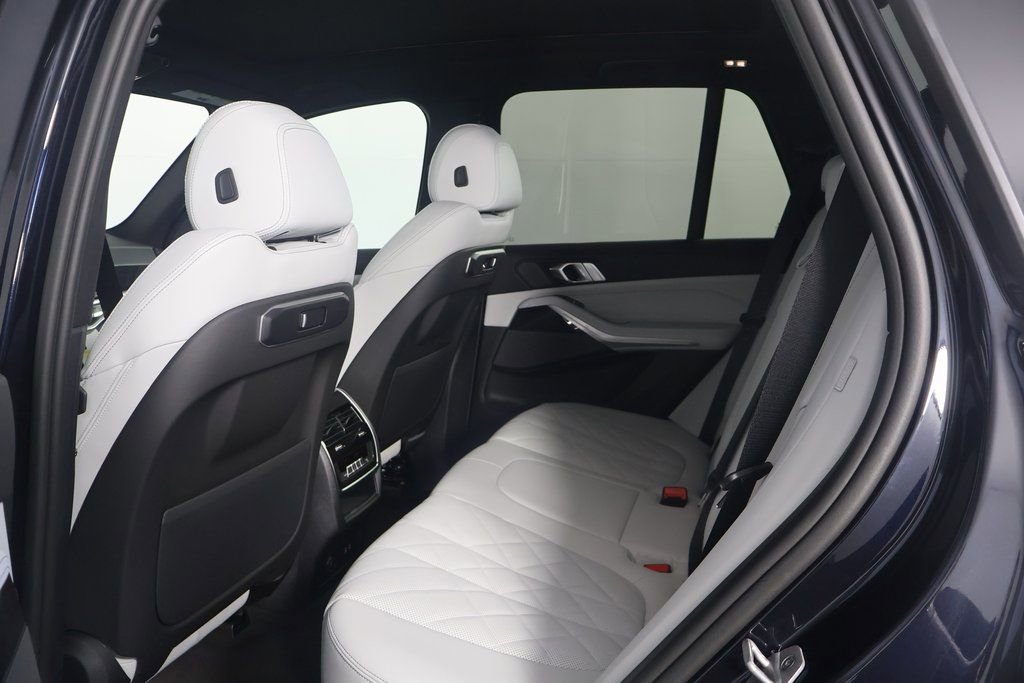 New 2026 BMW X5 xDrive40i w/ M Sport Package image 6