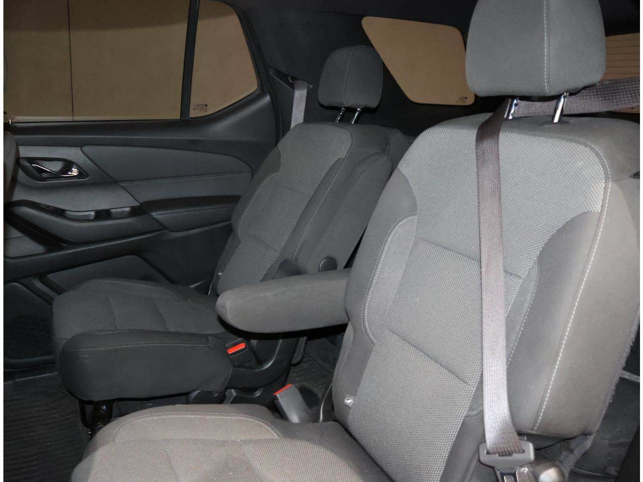 Used 2023 Chevrolet Traverse LT FWD image 15