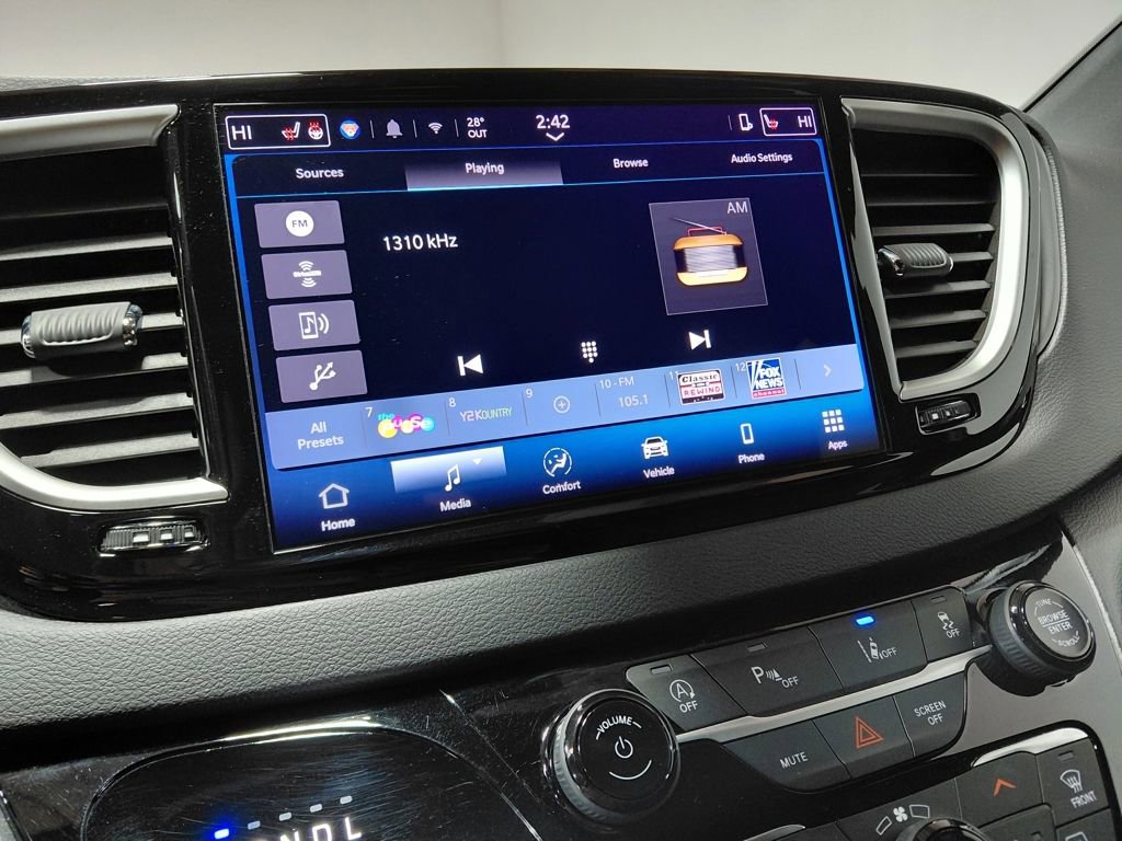 Used 2025 Chrysler Pacifica Select image 38