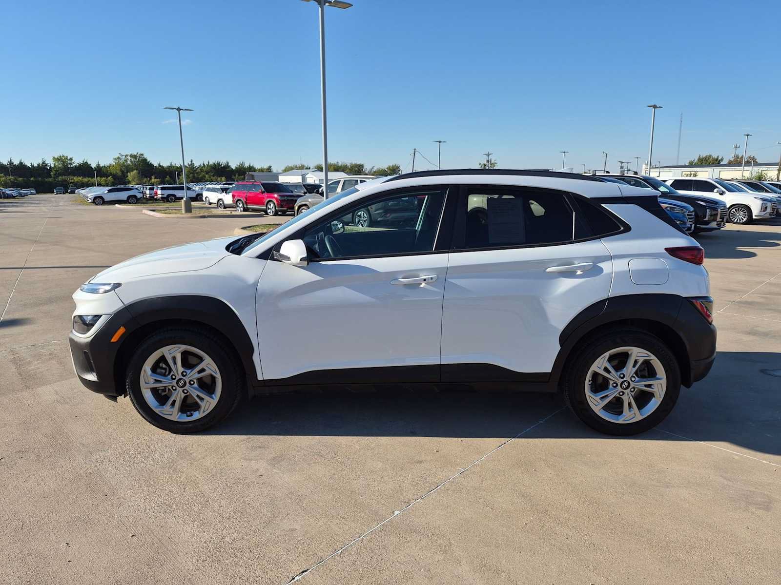 Used 2023 Hyundai Kona SEL AWD/4WD image 11