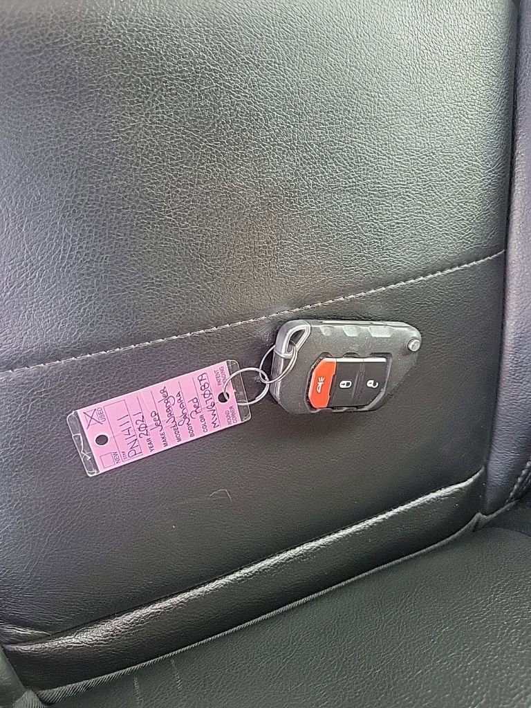 Used 2021 Jeep Wrangler Unlimited Sahara AWD/4WD image 21