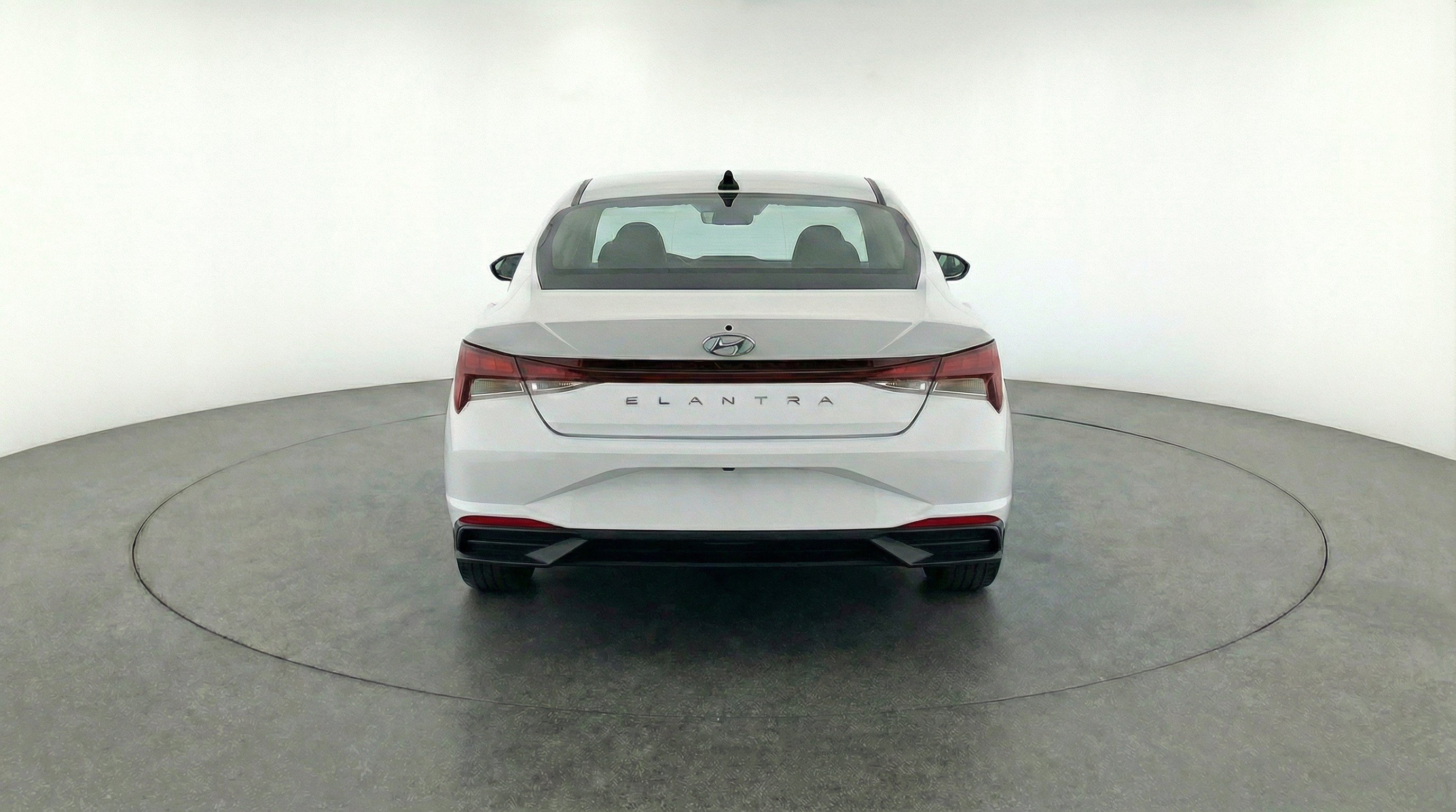 Used 2025 Hyundai Elantra SEL FWD image 7