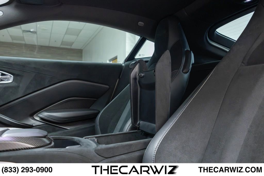 Used 2019 Aston Martin V8 Vantage Coupe RWD image 46