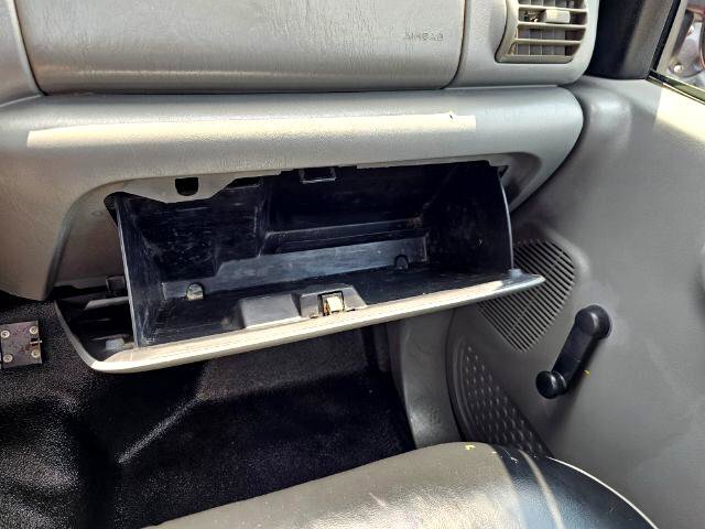 Used 2005 Ford F250 XL image 12