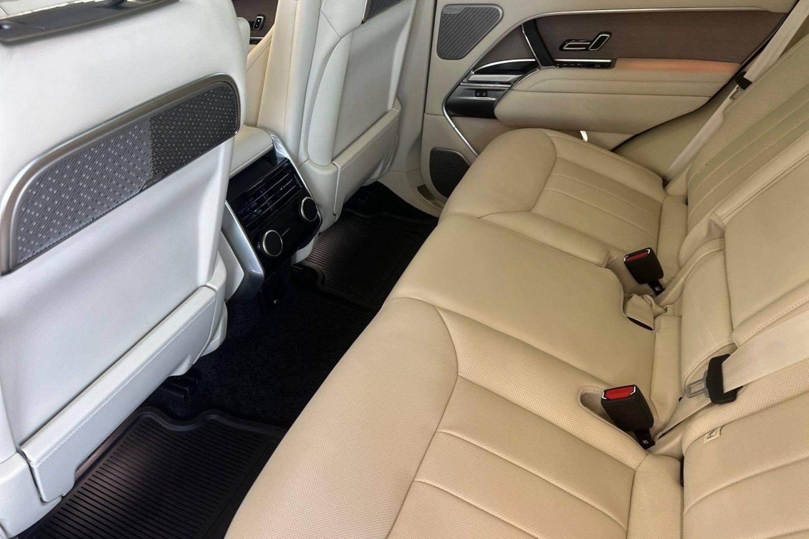 New 2026 Land Rover Range Rover Autobiography AWD/4WD image 23
