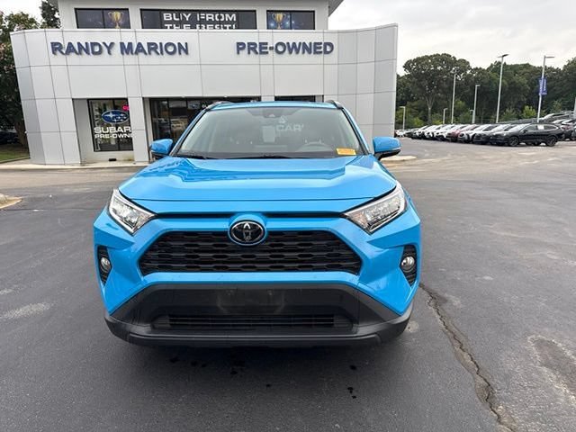 Used 2019 Toyota RAV4 XLE w/ Convenience Package FWD image 2