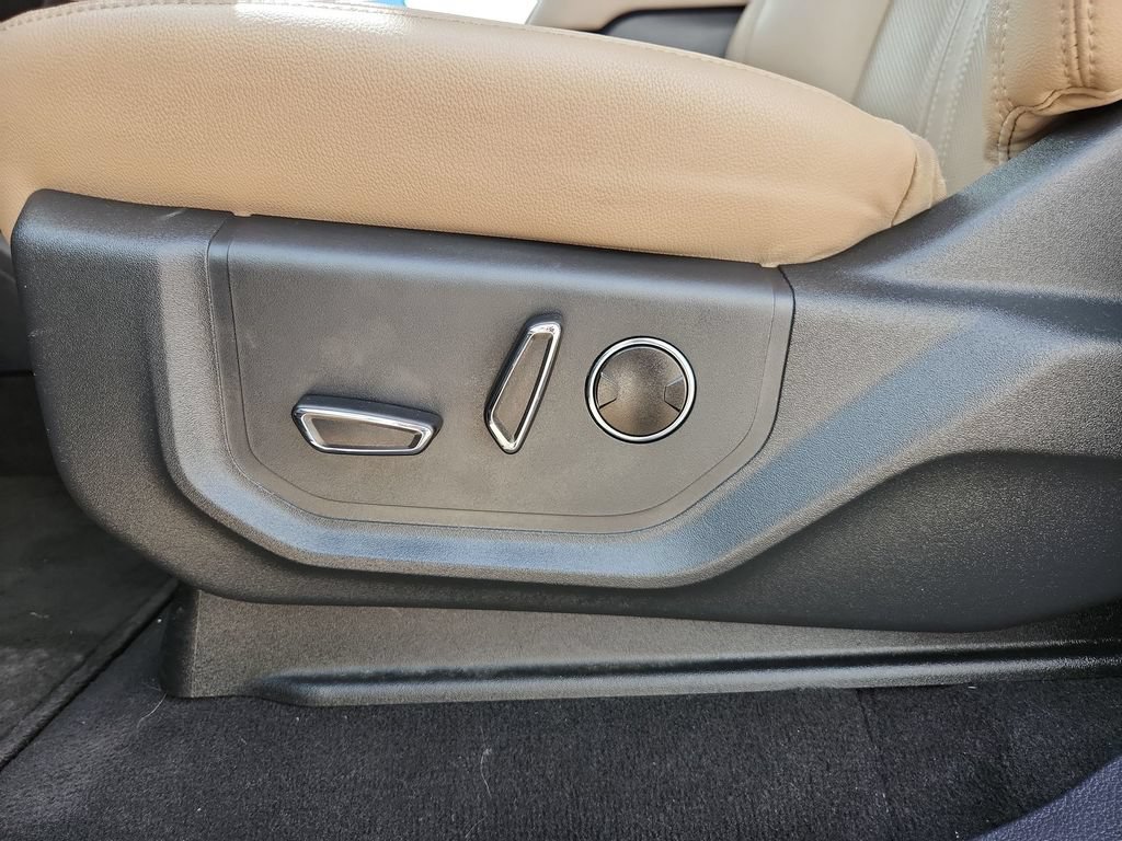 Used 2024 Ford Expedition Limited RWD image 4