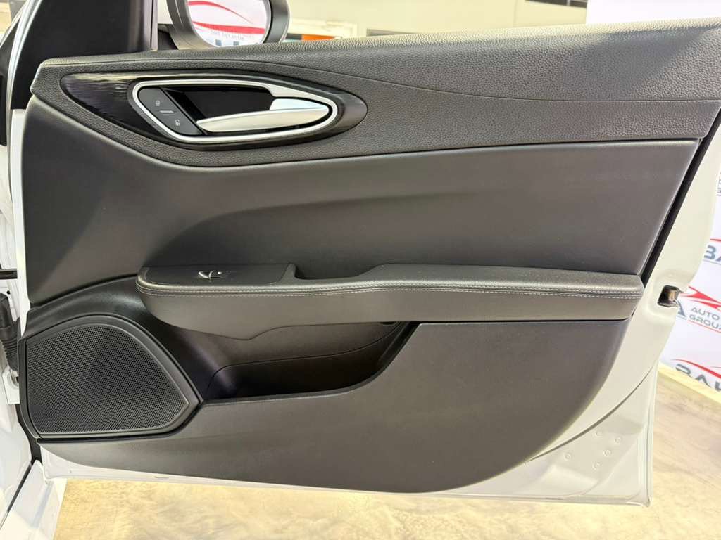 Used 2017 Alfa Romeo Giulia RWD image 64