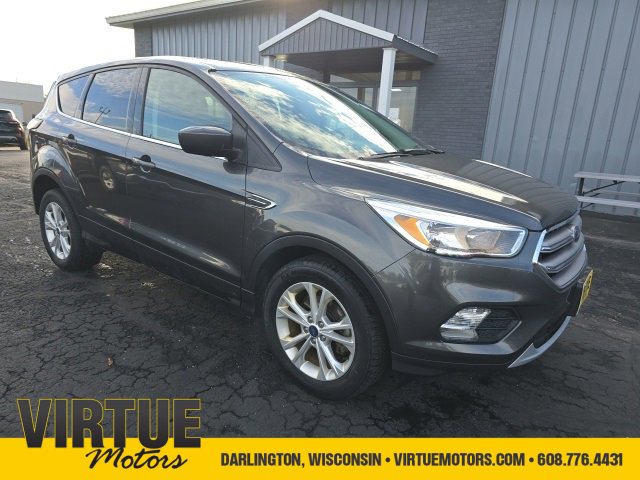 Used 2017 Ford Escape SE image 1