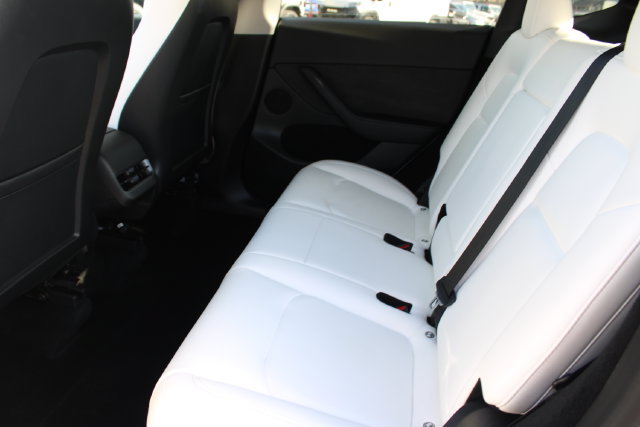 Used 2023 Tesla Model Y Performance AWD/4WD image 32
