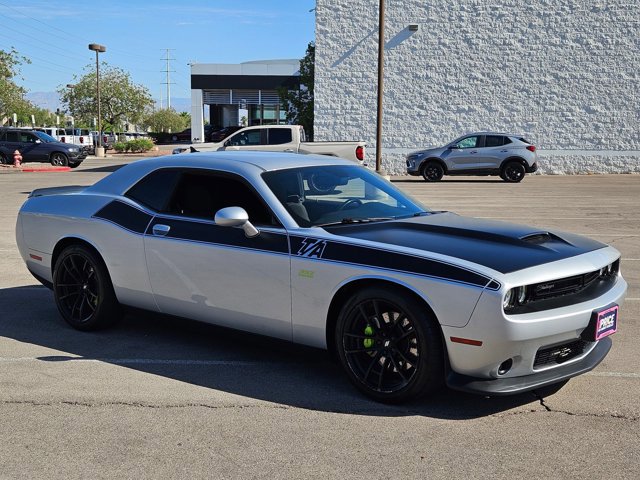 Used 2019 Dodge Challenger R/T Scat Pack w/ T/A Package RWD image 3