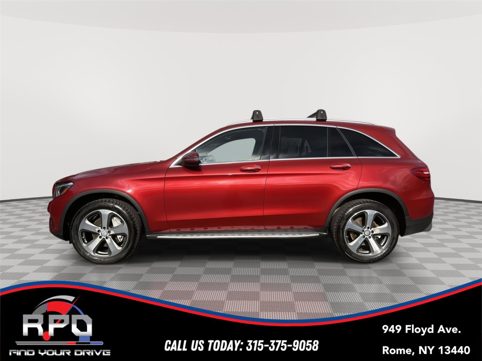 Used 2017 Mercedes-Benz GLC 300 4MATIC image 2