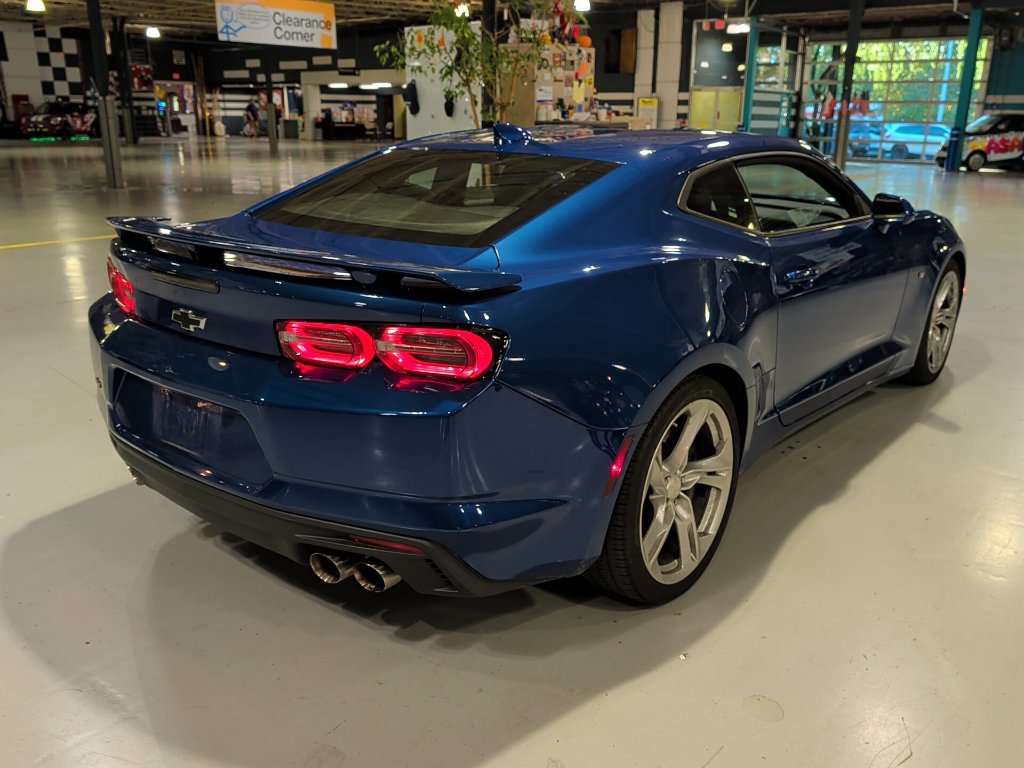 Used 2019 Chevrolet Camaro SS RWD image 9