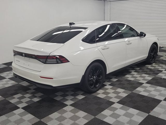 Certified 2025 Honda Accord SE image 6