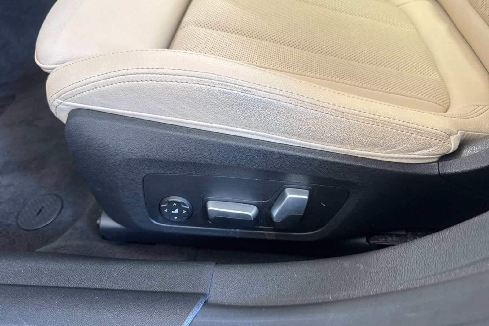 Certified 2023 BMW i4 eDrive35 w/ Premium Package RWD image 13