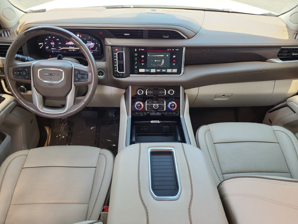 Used 2023 GMC Yukon Denali w/ Advanced Technology Package AWD/4WD image 17