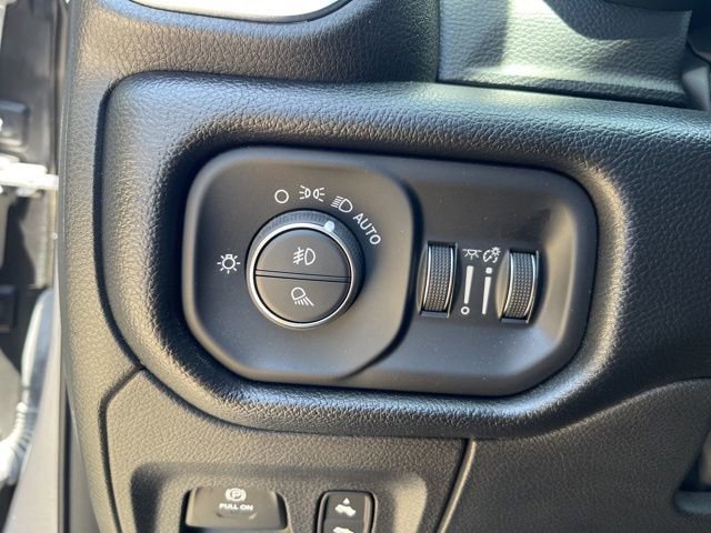 Used 2022 RAM 1500 Laramie w/ Sport Appearance Package AWD/4WD image 15