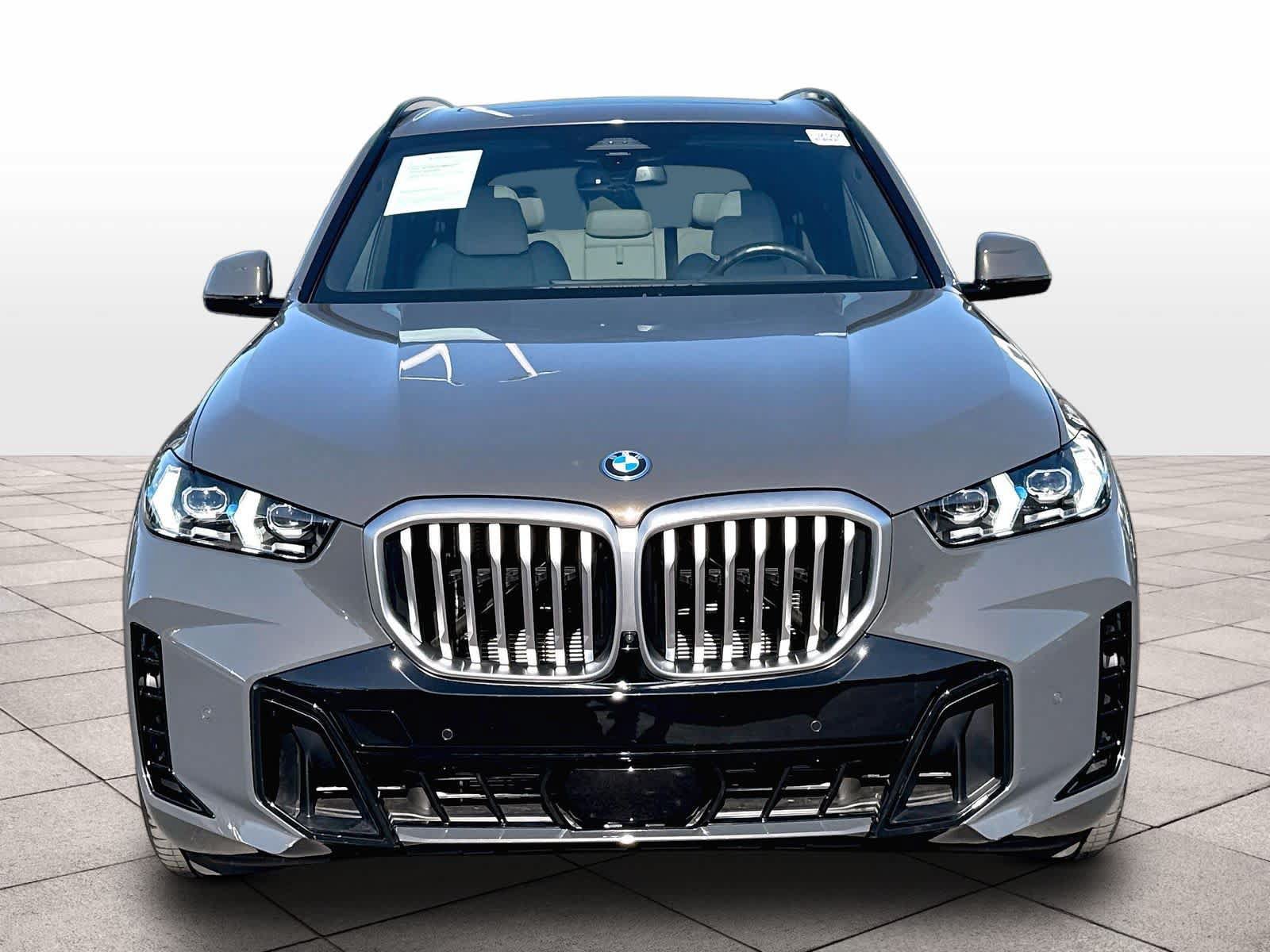 Used 2026 BMW X5 xDrive50e w/ M Sport Package AWD/4WD image 2