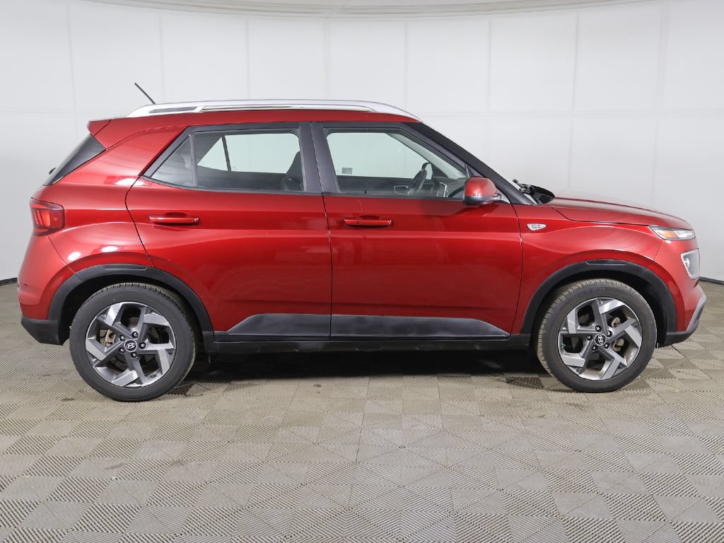 Certified 2024 Hyundai Venue SEL FWD image 13