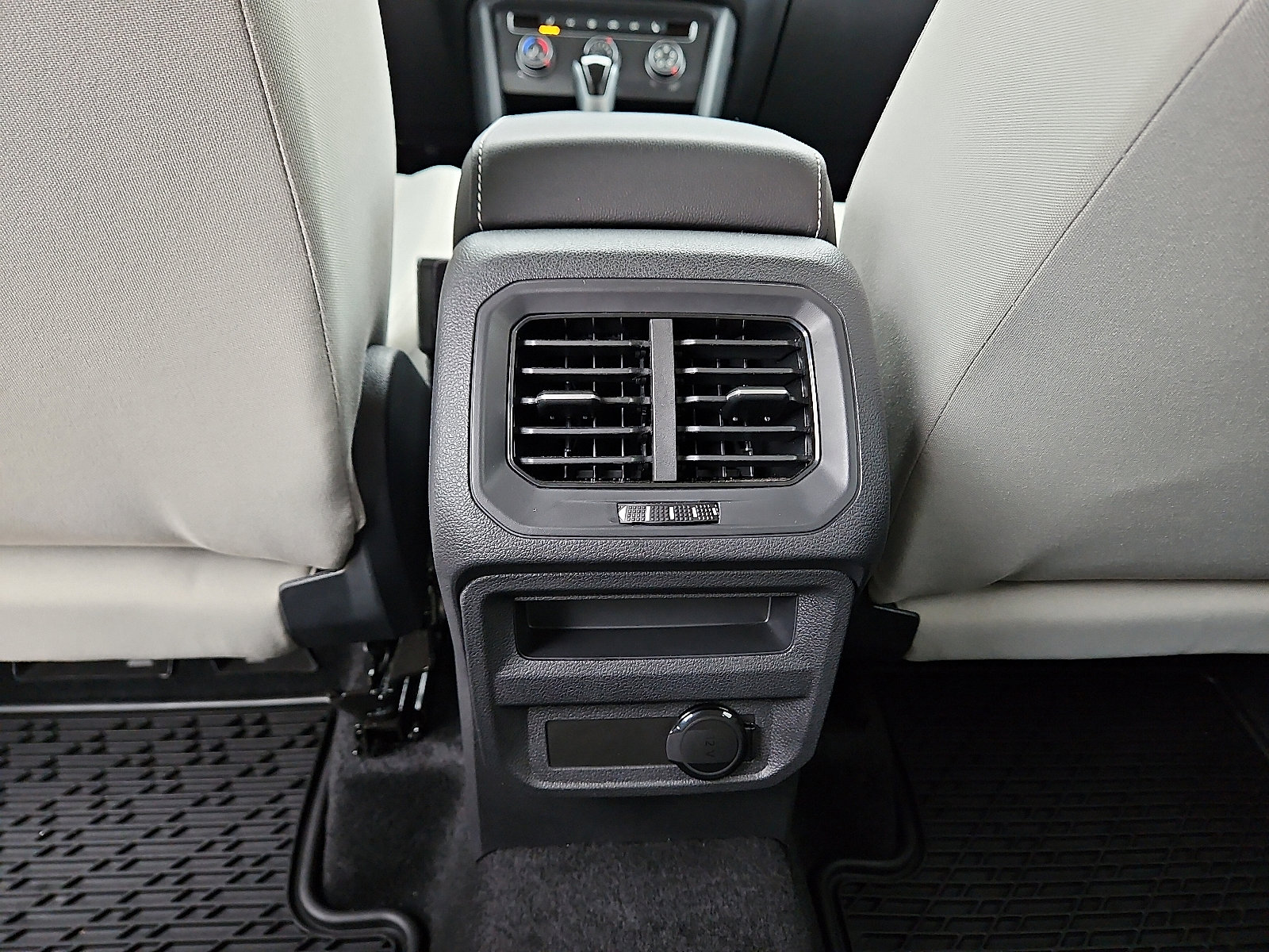 Certified 2024 Volkswagen Tiguan S image 8