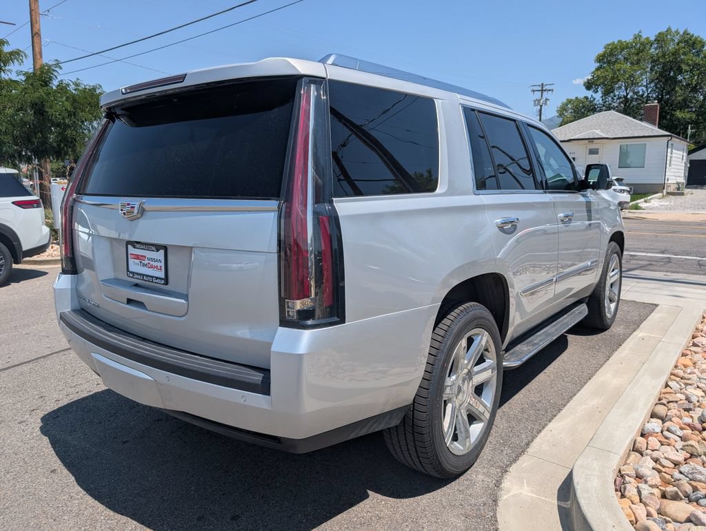 Used 2015 Cadillac Escalade Luxury AWD/4WD image 5