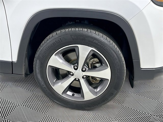 Used 2022 Jeep Cherokee Limited image 24