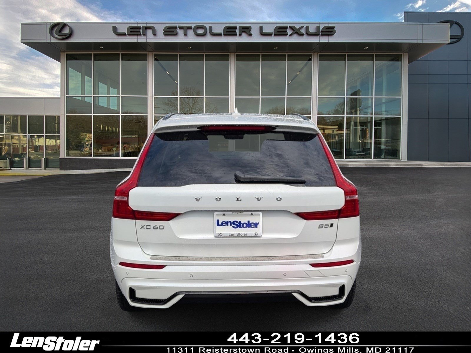 Used 2024 Volvo XC60 B5 Plus w/ Protection Package Premier AWD/4WD image 4
