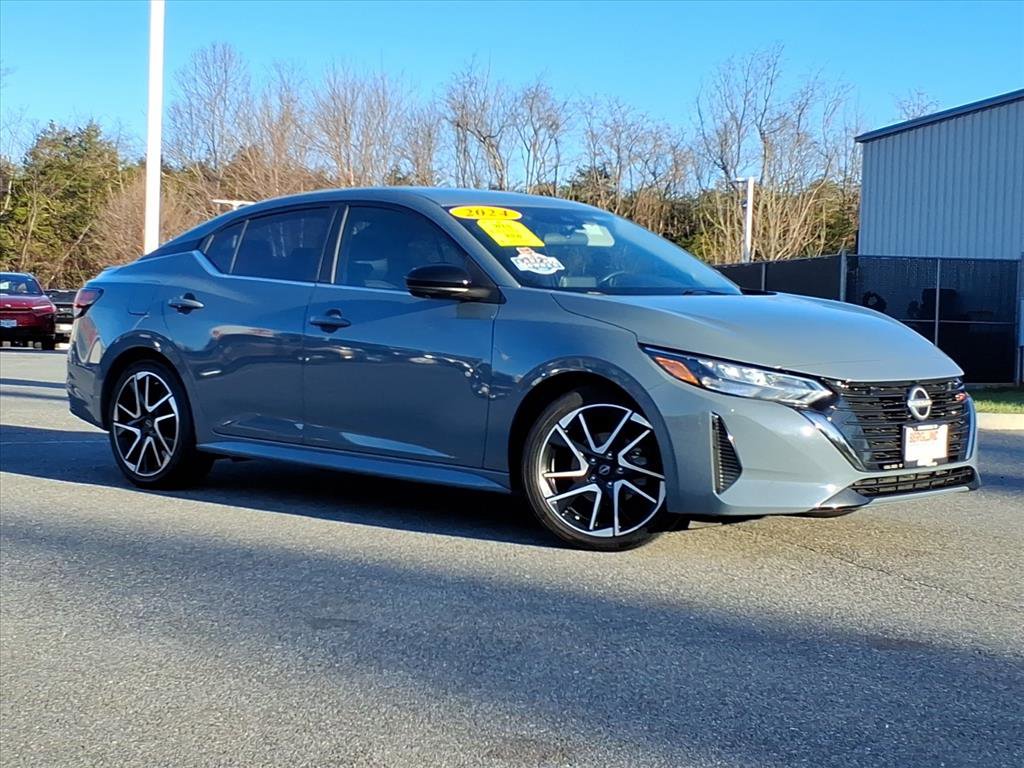 Used 2024 Nissan Sentra SR w/ SR Premium Package image 2