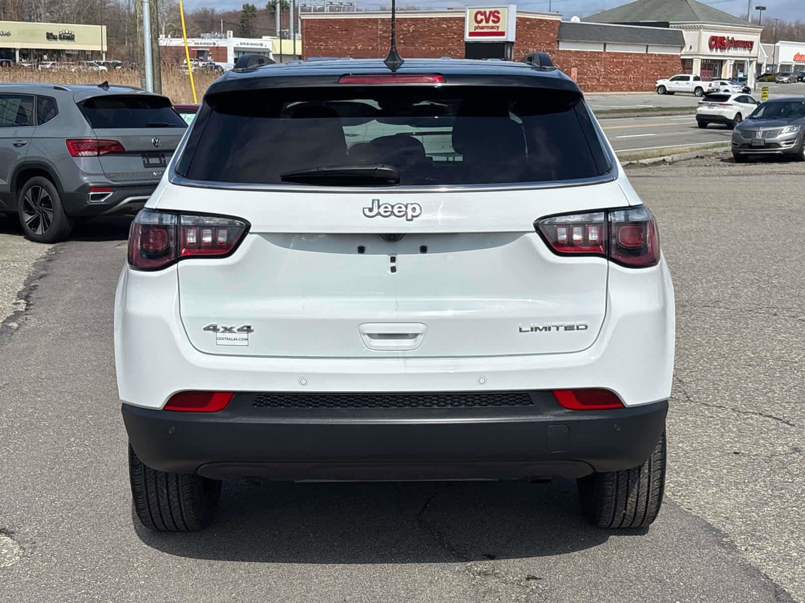 Used 2025 Jeep Compass Limited image 4