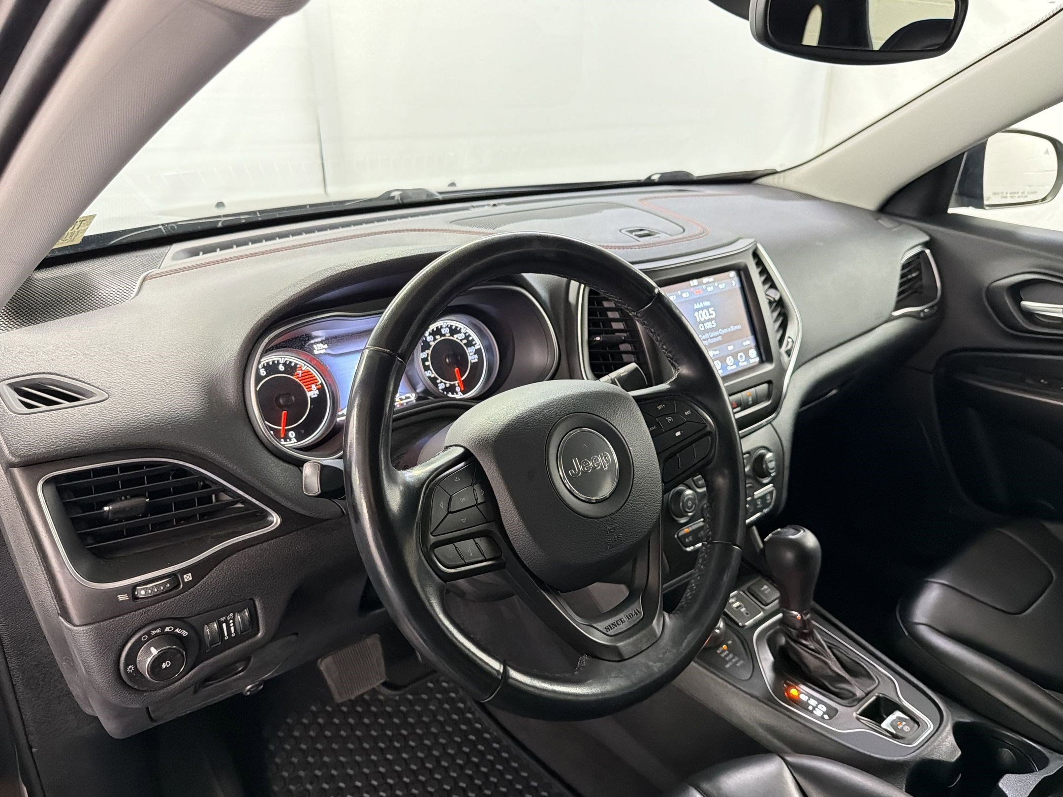 Used 2021 Jeep Cherokee Trailhawk w/ Trailer Tow Group AWD/4WD image 4