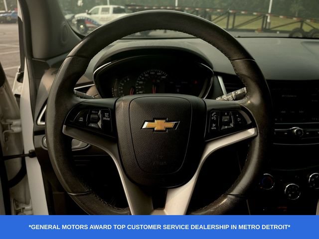 Used 2020 Chevrolet Trax LT w/ LT Convenience Package FWD image 12