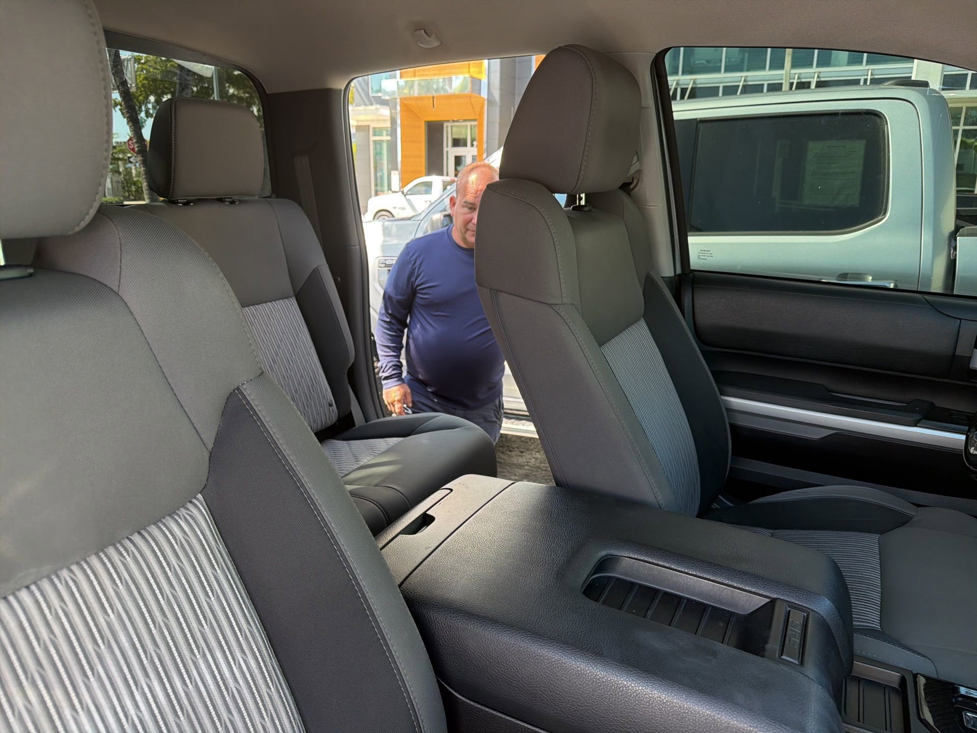 Used 2015 Toyota Tundra SR5 w/ SR5 Upgrade Package image 16