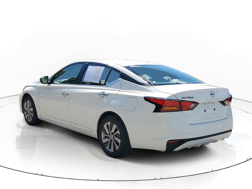 Used 2024 Nissan Altima 2.5 S FWD image 3
