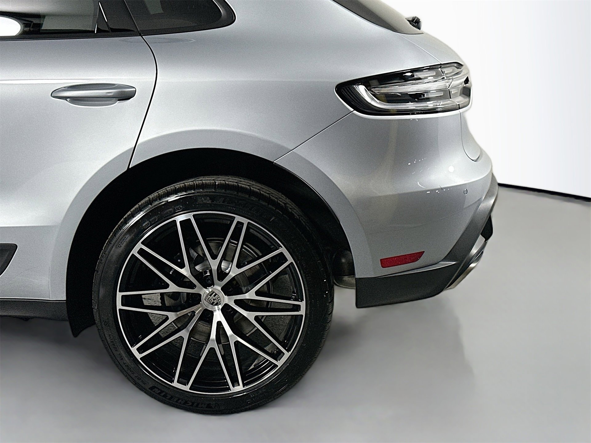 New 2026 Porsche Macan image 12