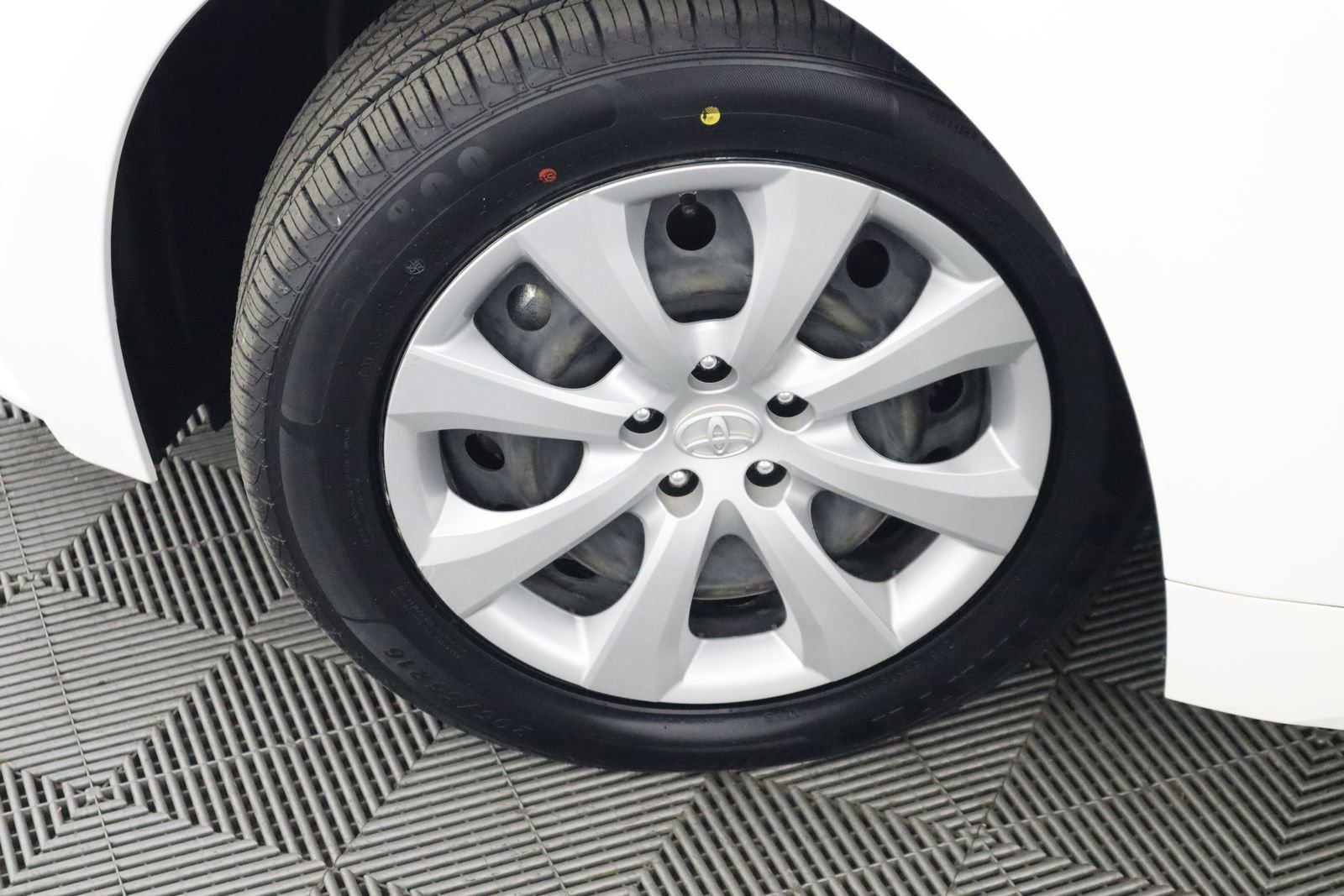 Used 2023 Toyota Corolla LE image 53