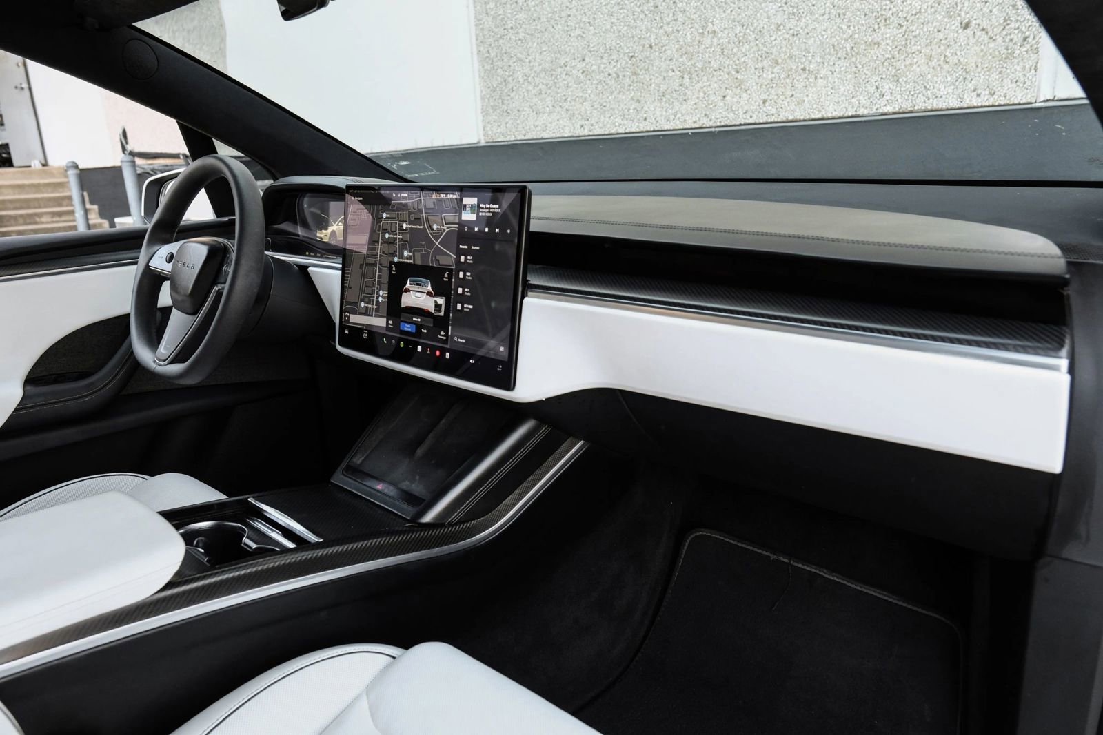 Used 2023 Tesla Model X Plaid image 22