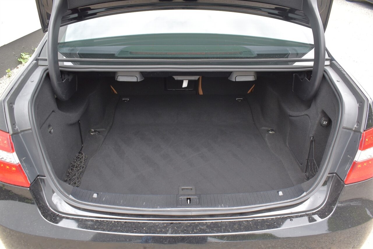 Used 2013 Mercedes-Benz E 350 BlueTEC Sedan image 30