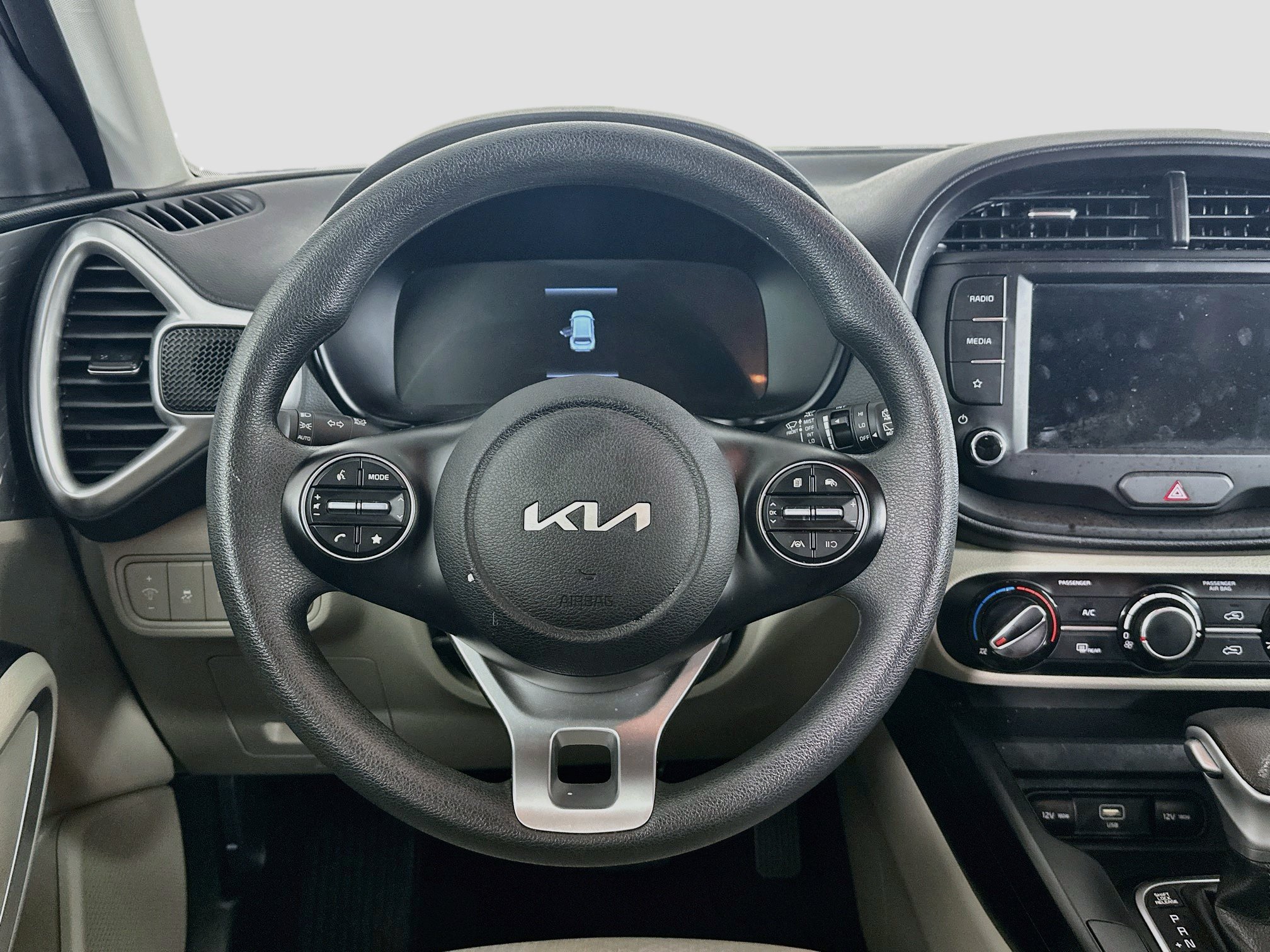 Used 2025 Kia Soul LX w/ LX Technology Package FWD image 18