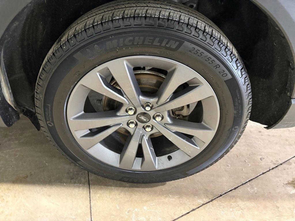 Used 2023 Ford Explorer XLT w/ Equipment Group 202A image 29