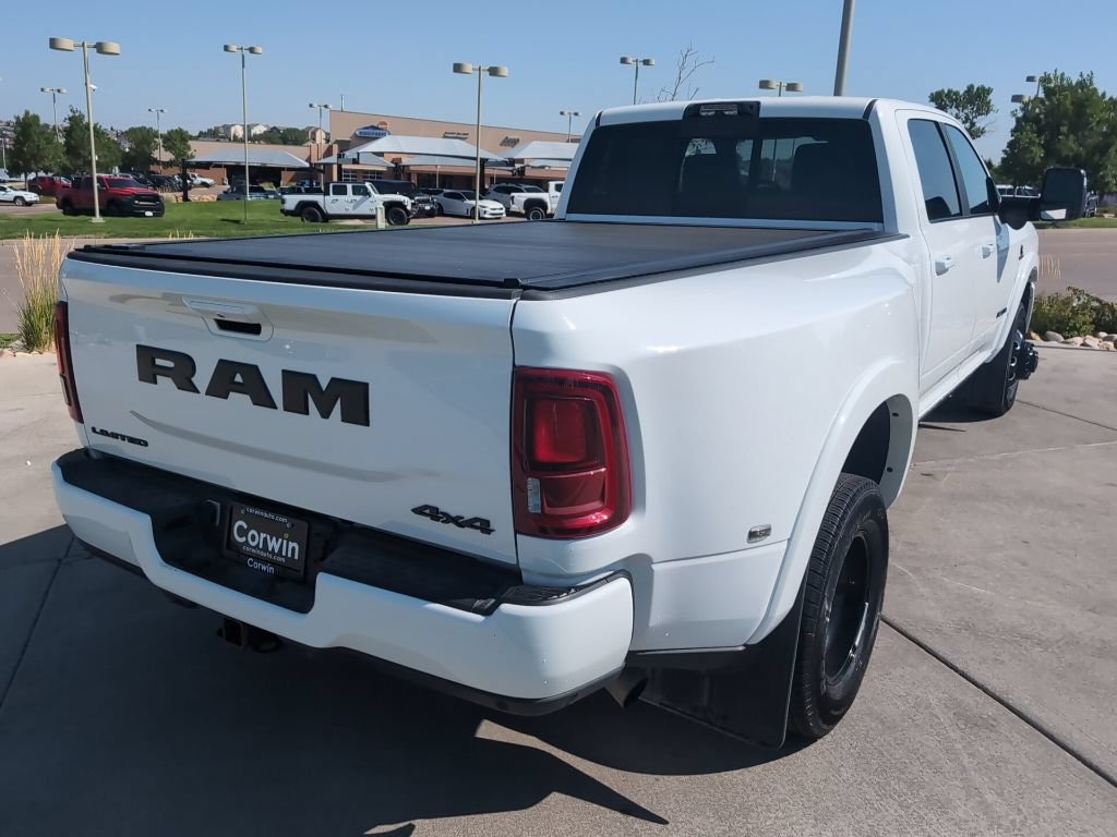 Used 2025 RAM 3500 Limited AWD/4WD image 9