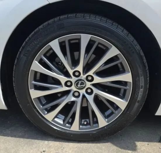 Used 2019 Lexus ES 350 w/ Premium Package FWD image 52