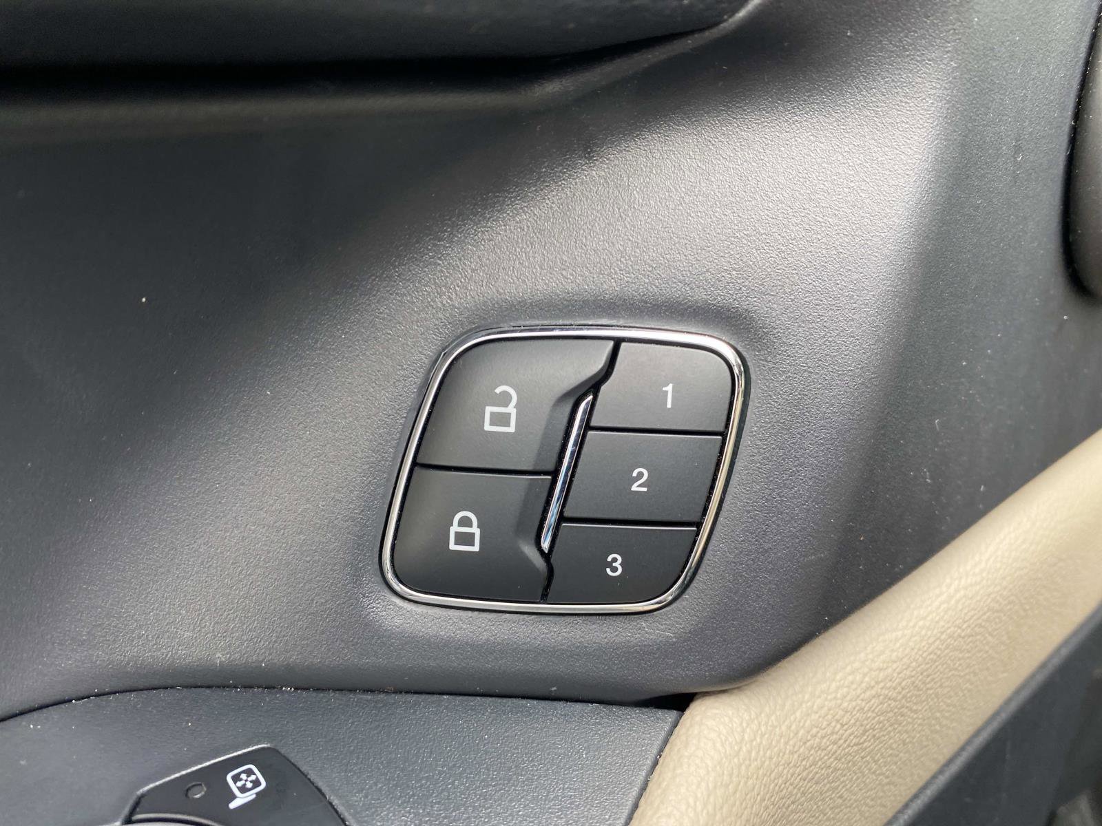 Used 2024 Ford Expedition Limited image 17