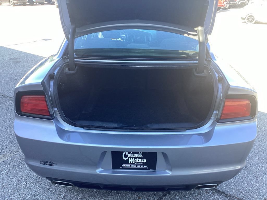Used 2014 Dodge Charger SE RWD image 19