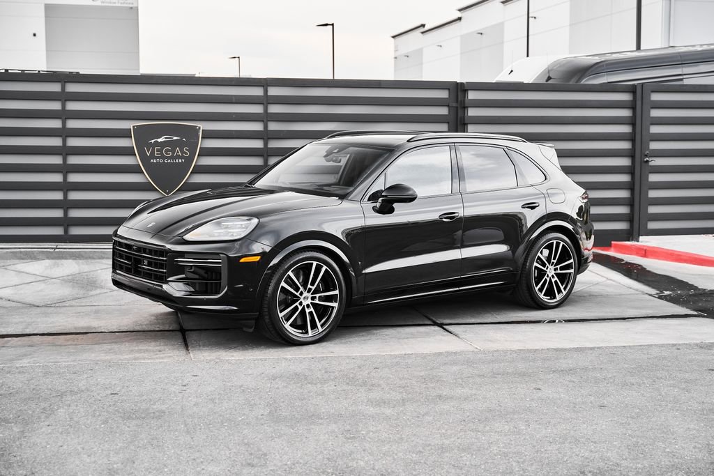 Used 2026 Porsche Cayenne Turbo image 5