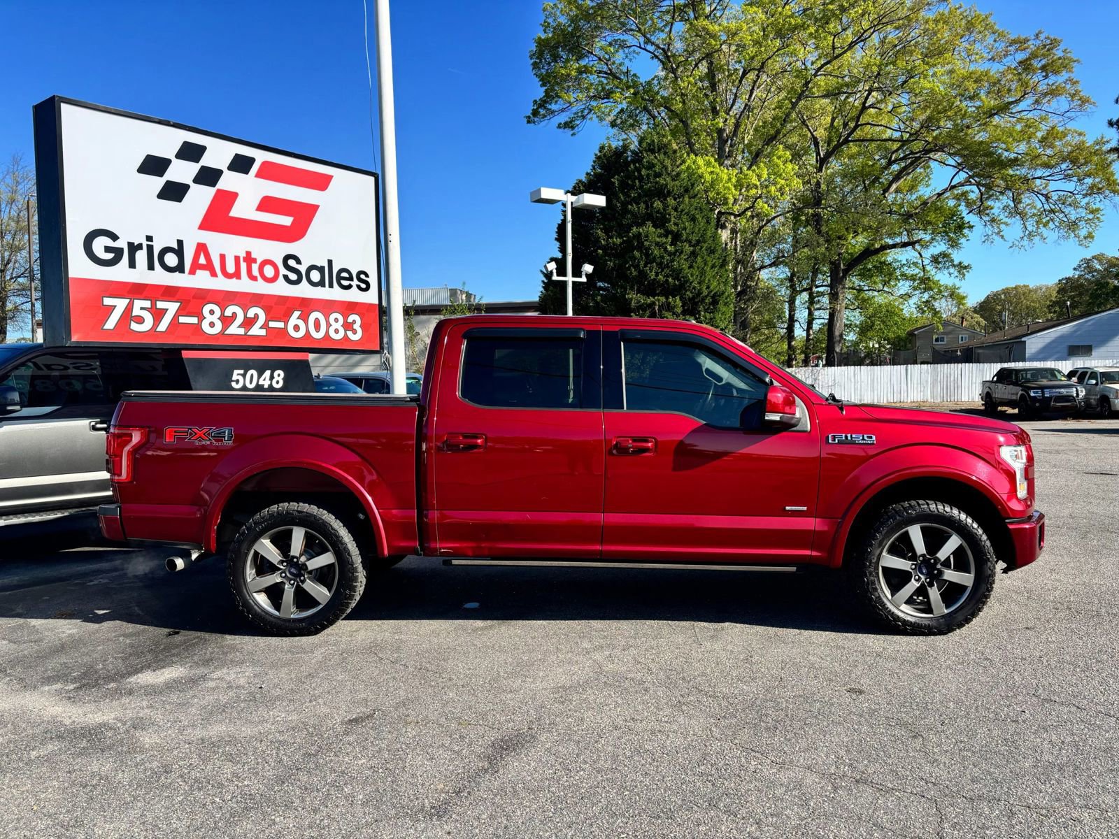 Used 2015 Ford F150 Lariat w/ Equipment Group 502A Luxury AWD/4WD image 2