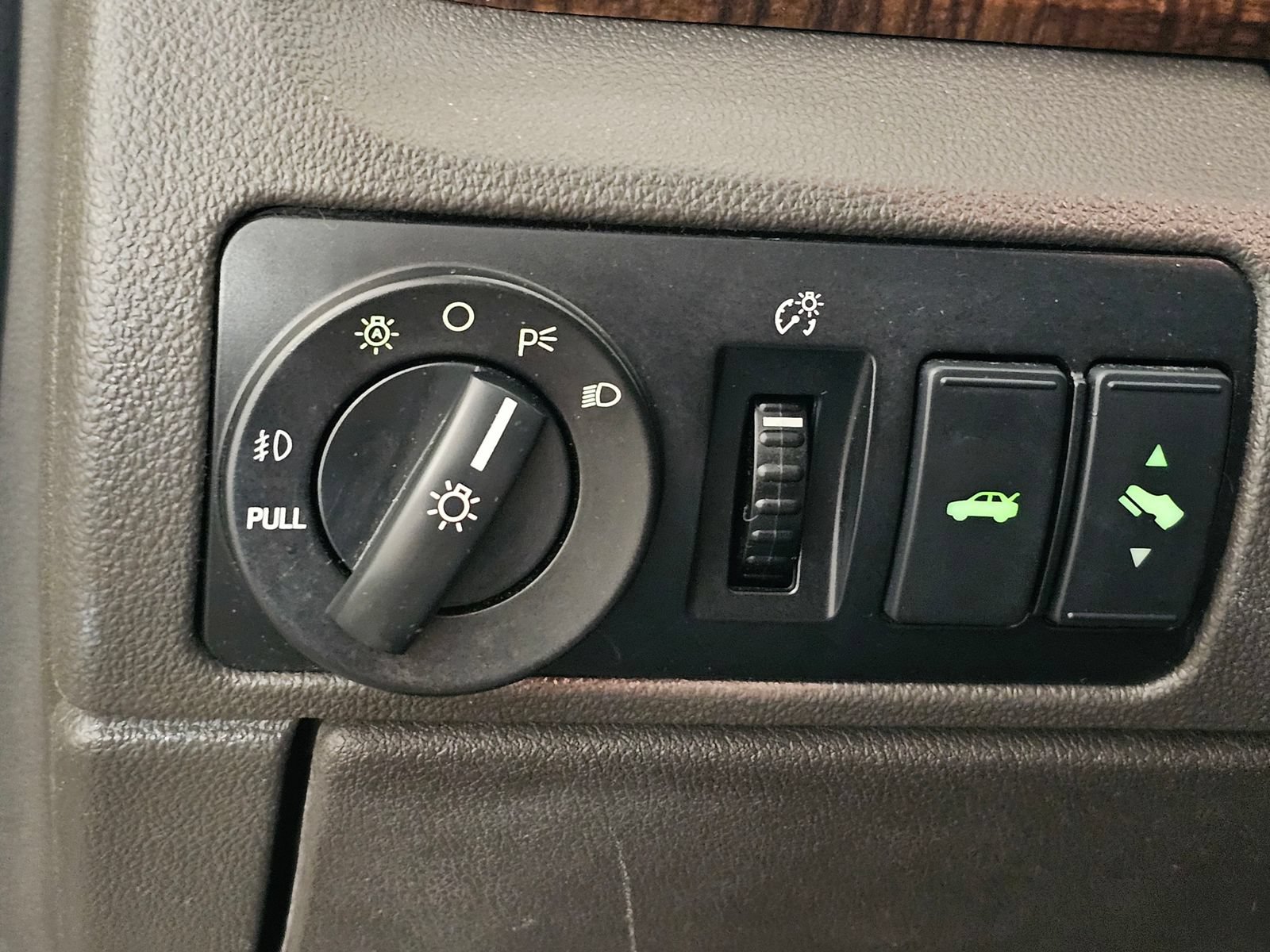 Used 2009 Ford Taurus Limited FWD image 15