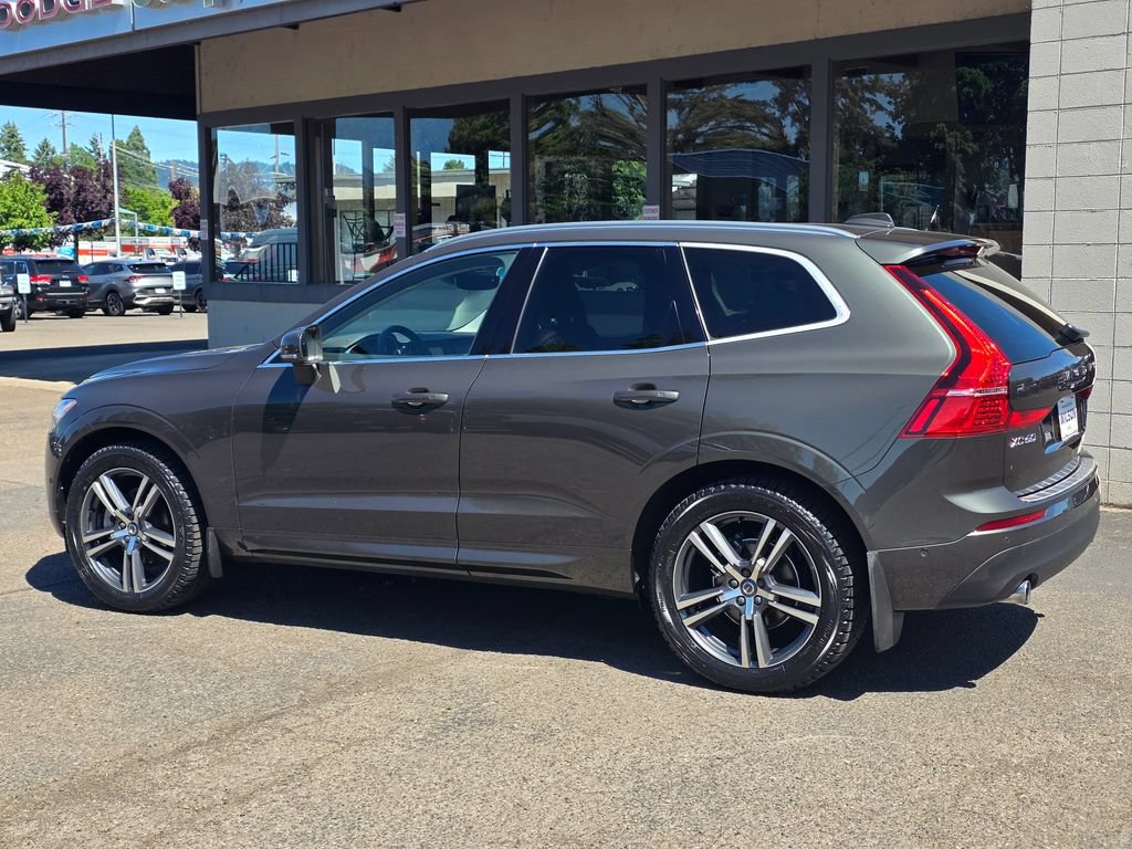 Used 2019 Volvo XC60 T5 Momentum w/ Multimedia Package AWD/4WD image 32